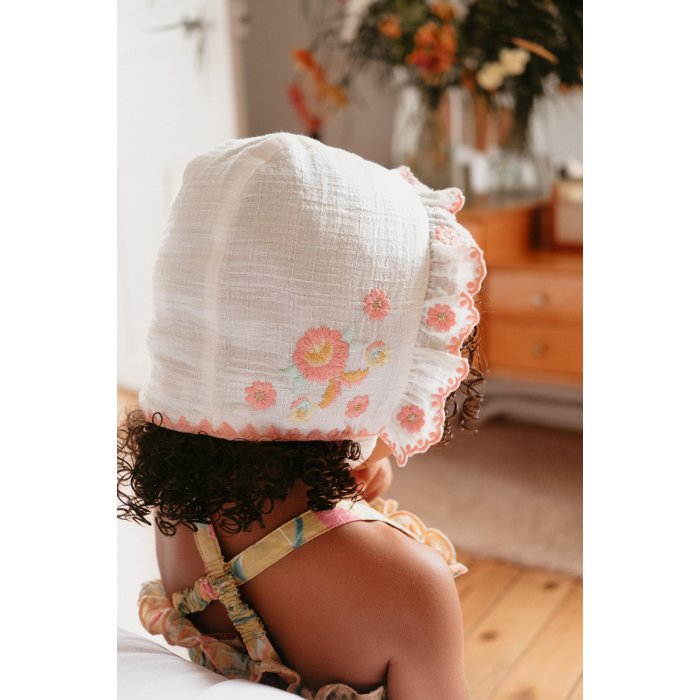 Bonetă din bumbac organic Tishaya Alb